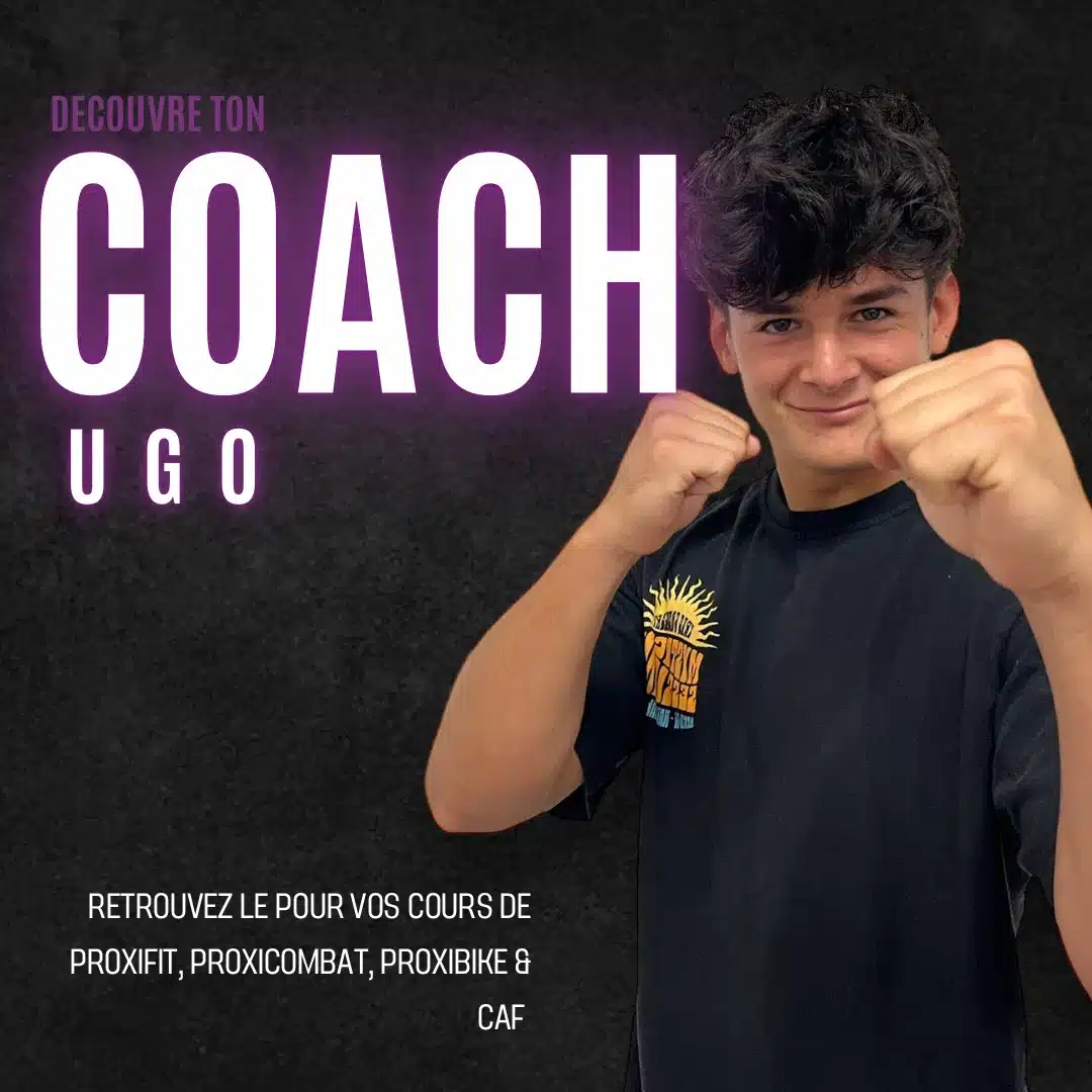 Ugo, votre coach souriant, poings levés. Il encadre les cours Proxifit, Proxicombat, Proxibike & CAF. "Découvre ton COACH UGO".